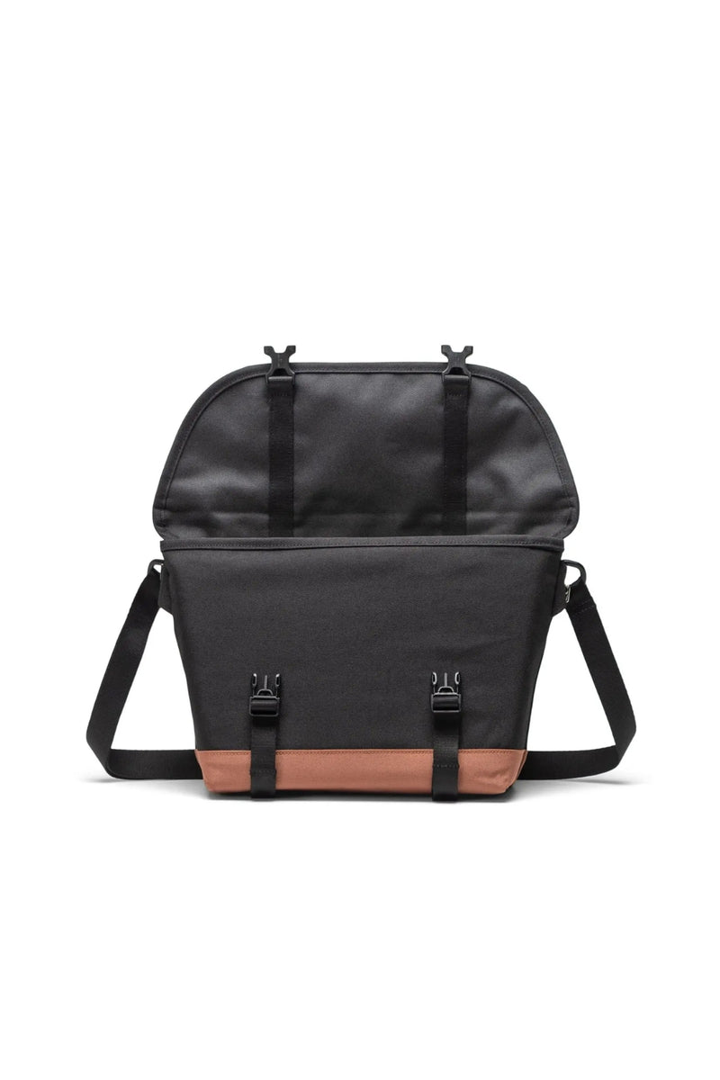 Herschel Cove Small Messenger