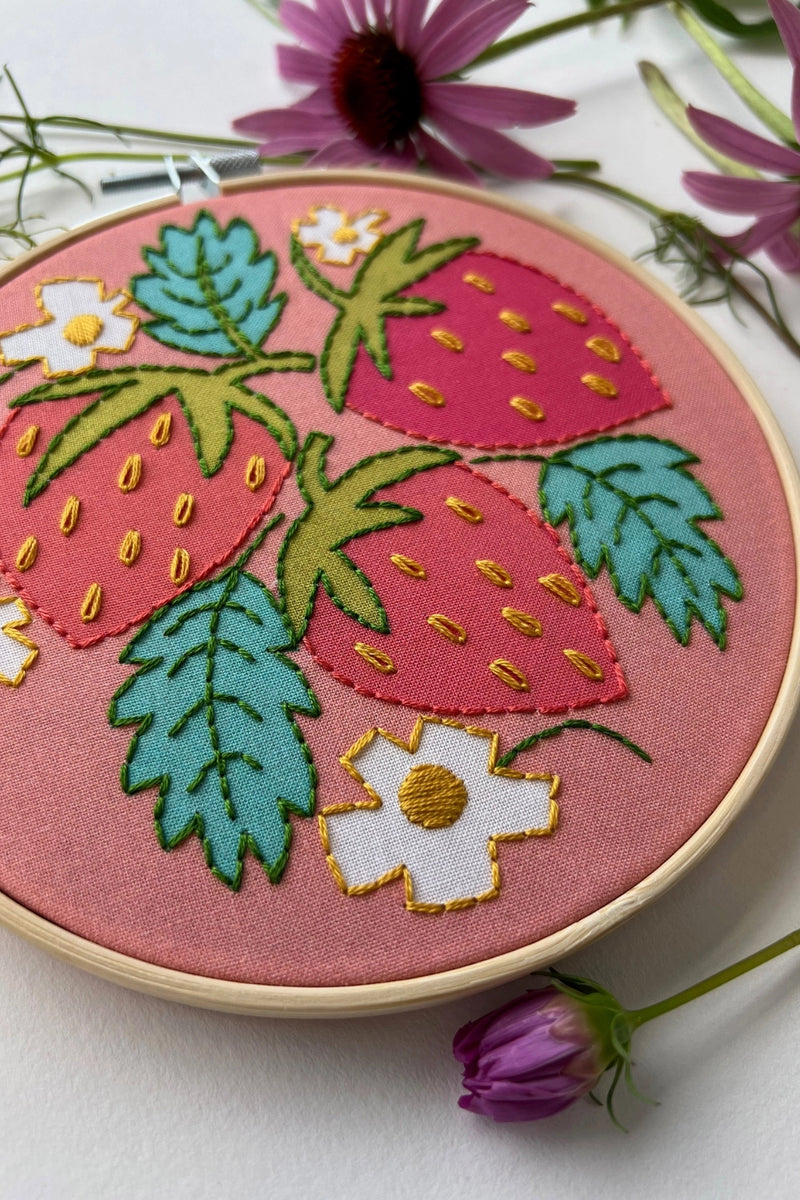 Rikrack Embroidery Kit Strawberries